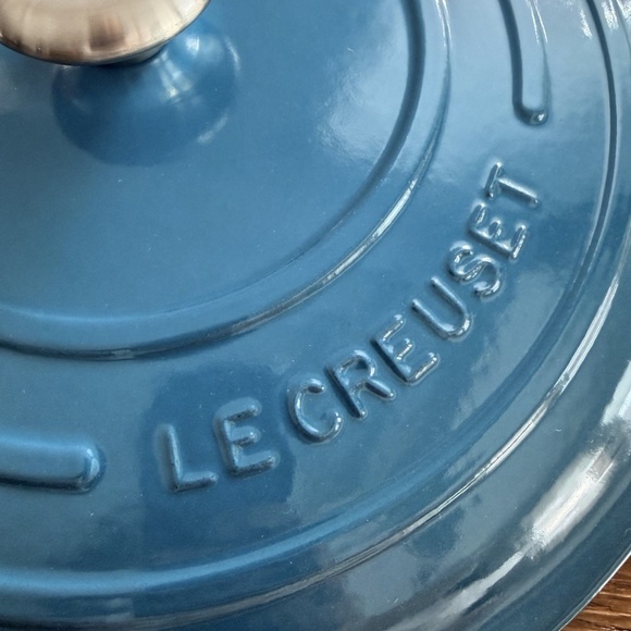 NIB Le Creuset Signature Cast Iron 7.5 Quart Chef's Oven, Deep Teal - Picture 4 of 5